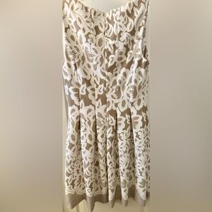 NWT J Howard Taupe White Floral Embossed Stretch Fit & Flare Dress